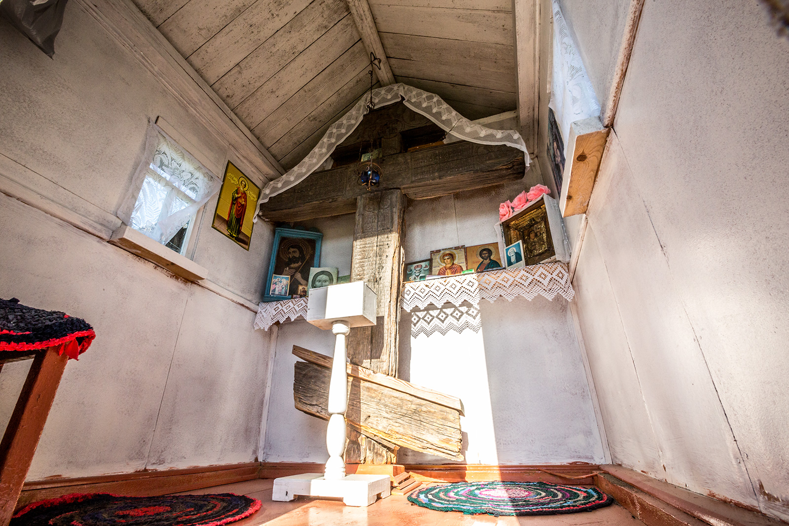 Придорожный крест  